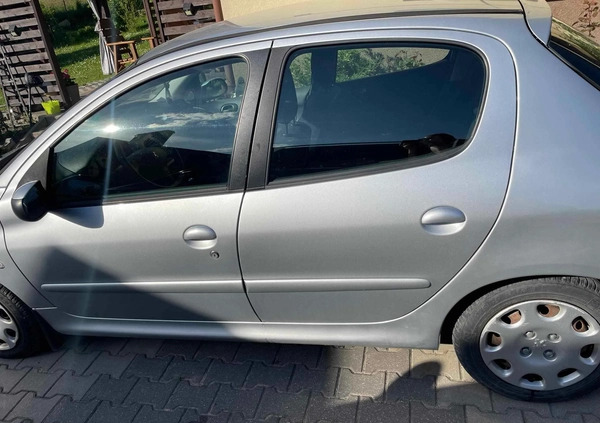 Peugeot 206 cena 7300 przebieg: 129000, rok produkcji 2007 z Limanowa małe 172